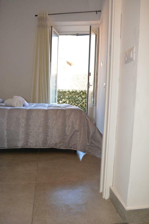 La Petite Suite Катания Экстерьер фото